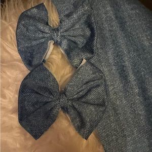 Jean clip bow
